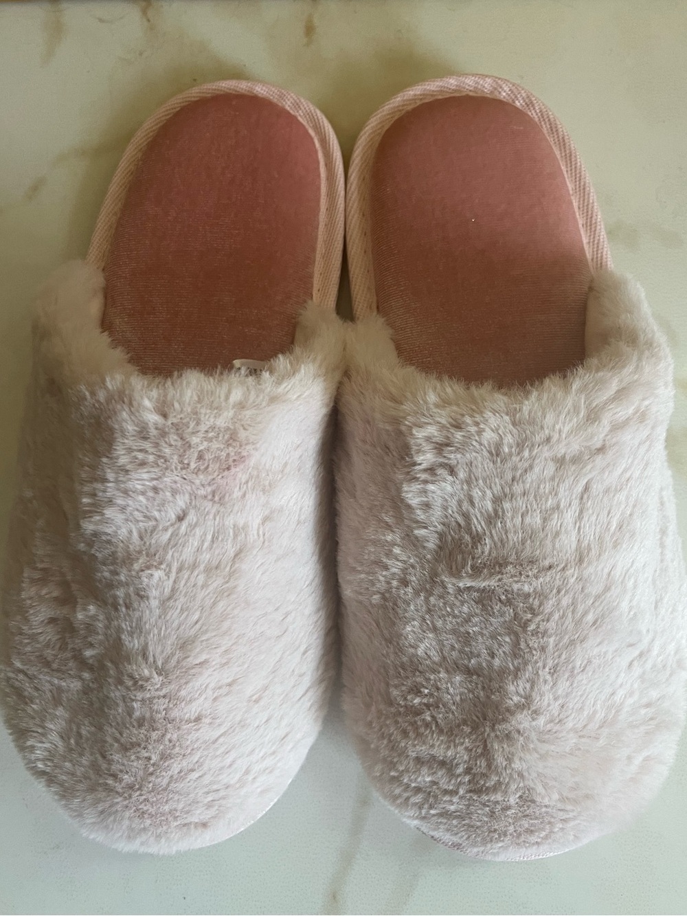 Women’s Plush Faux Fur Slip-On Slippers - Pink